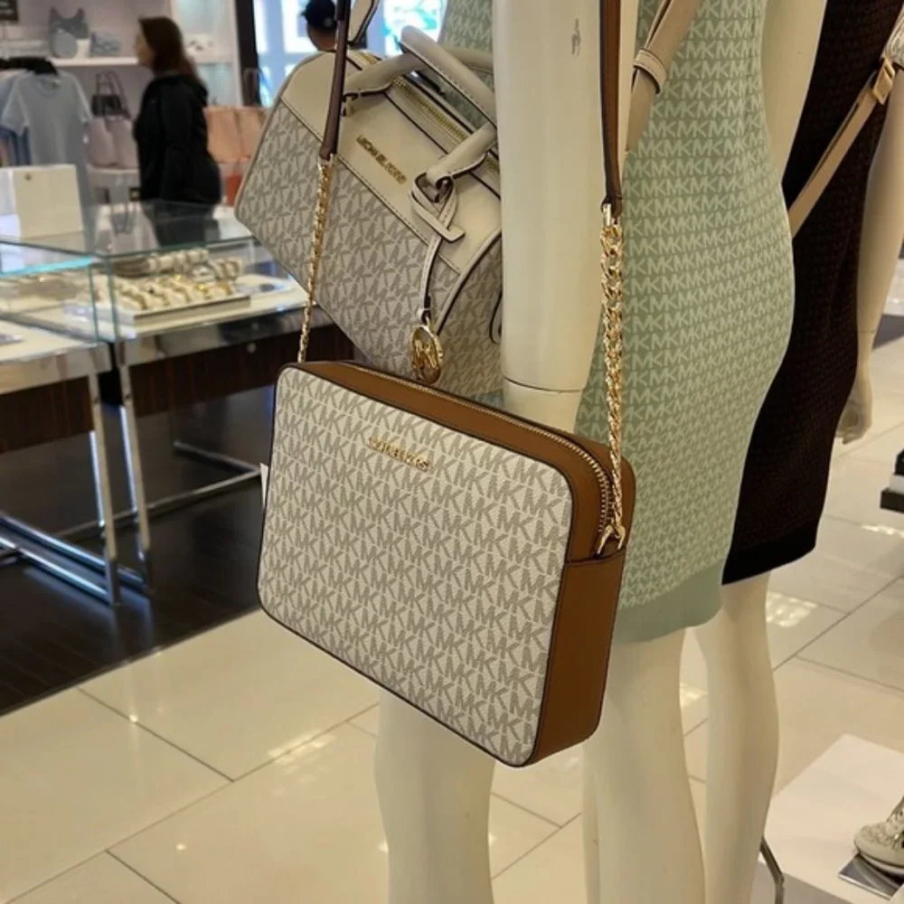 Michael Kors Jet Set Item Large EW Crossbody Vanilla